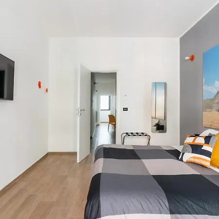 Just Here - Nina Apartman Bari