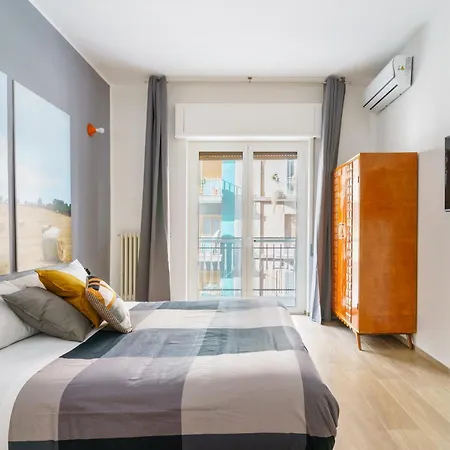 Just Here - Nina Apartman